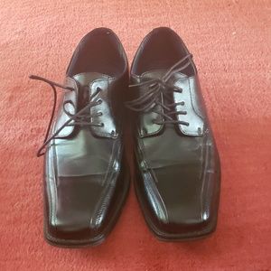 Dress shoes